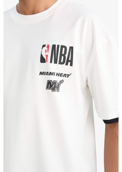 Defactofit Nba Miami Heat Oversize Geniş Kalıp Bisiklet Yaka Kısa Kollu TIŞÖRT D9866AX25SP