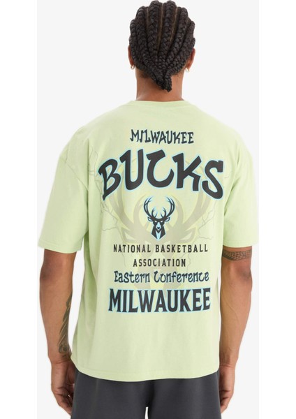 Defactofit Nba Milwaukee Bucks Oversize Geniş Kalıp Bisiklet Yaka Sırt Baskılı Kısa Kollu TIŞÖRT E0134AX25SP