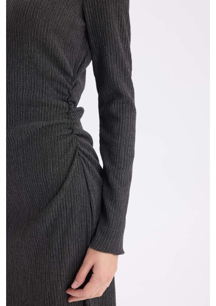 Bodycon Vücudu Saran Yarım Balıkçı Yaka Basic Düz Bürümcük Uzun Kollu Midi Elbise D8643AX24AU