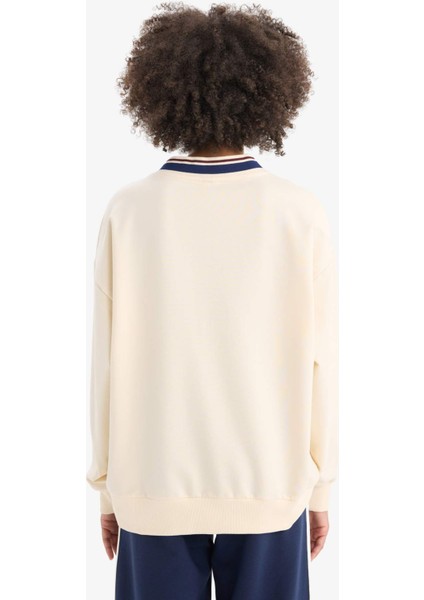 DeFacto Fit Oversize Geniş Kalıp V Yaka Baskılı Sporcu Sweatshirt D7135AX25SP