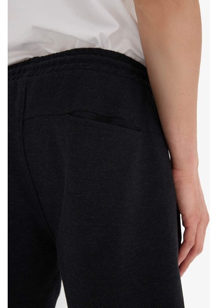 Slim Fit Dar Kesim Dar Paça Şort W7965AZ25SM
