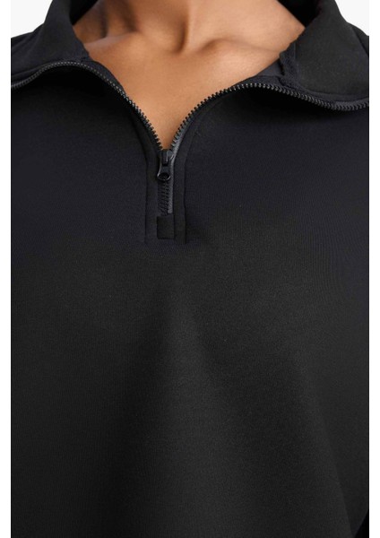 DeFactoFit Oversize Geniş Kalıp Dik Yaka Sporcu Sweatshirt D3796AX24WN