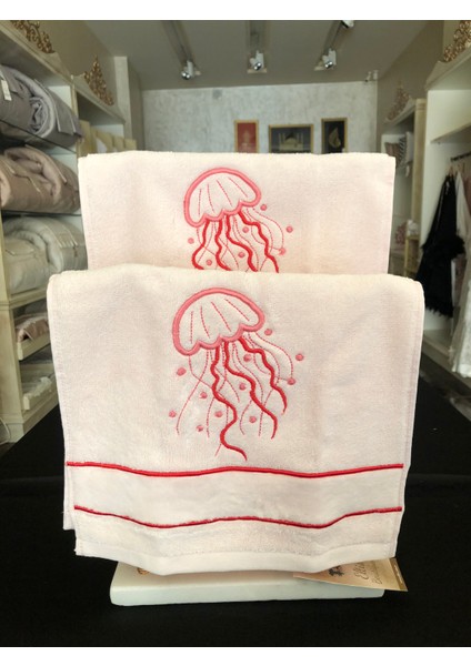 Deniz Anası Nakışlı Mini Tek Havlu - 30x50cm fırsatları