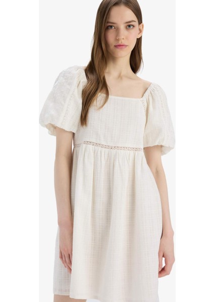 Kare Yaka Pamuklu Kısa Kollu Beyaz Mini Elbise E5390AX25SM