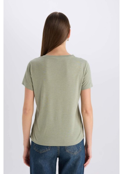 Regular Fit V Yaka Basic Düz Kısa Kollu Tişört W9204AZ25SP