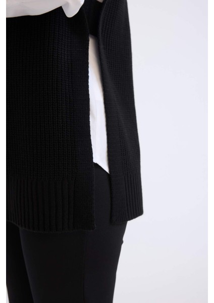 Yarım Balıkçı Yaka Basic Düz Yan Yırtmaçlı Triko Süveter D5022AX24AU