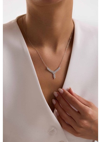 Beyaz Altın Kolye Sarmaşık Form New modelleri