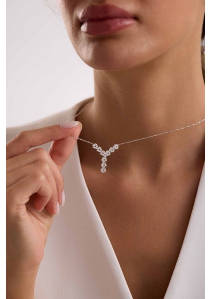 Beyaz Altın Kolye Begonya Form New fiyatları