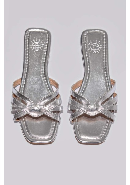 Kadın Düz Taban Suni Deri Terlik