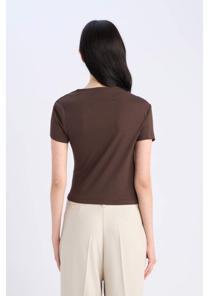 Slim Fit Dar Kesim Kayık Yaka Soft Touch Kısa Kollu Tişört E7016AX25SP