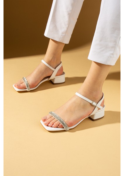 Tek Bant Taşlı Bilekte Tokalı Kısa Topuklu Kadın Sandalet 009-66-24