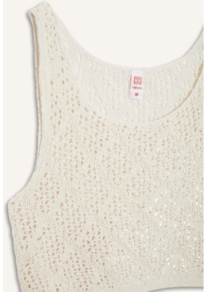 Yuvarlak Yaka Crop Kolsuz Triko Beyaz Plaj Üstü-Fall in Love B6887AX25SP