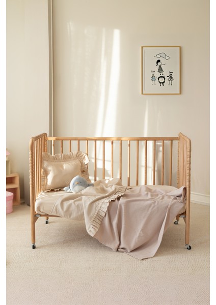 Krem Fırfırlı Dantel Detaylı Pike Takımı