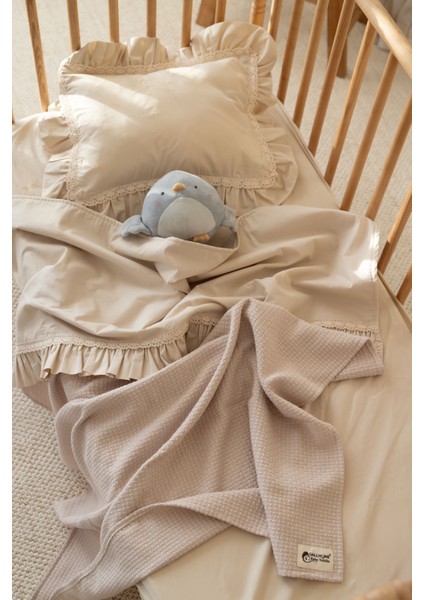 Krem Fırfırlı Dantel Detaylı Pike Takımı fırsatları