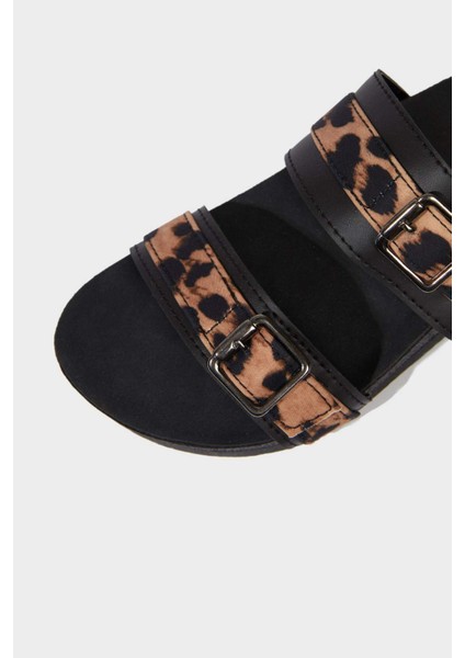Kız Çocuk Leopar Desenli Düz Taban Terlik E7809A825SM