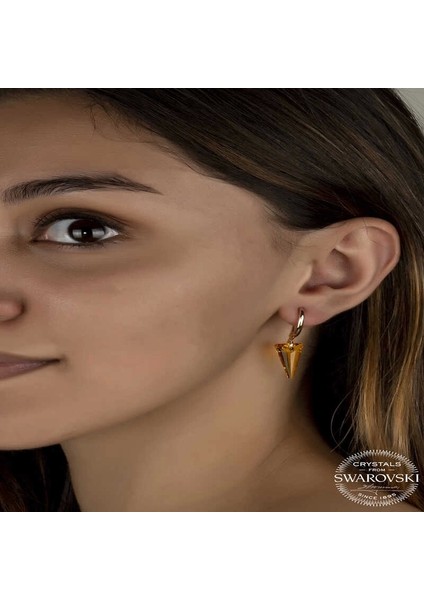 Swarovski Crystal Taşlı Gümüş Sarı Taşlı Üçgen Sallantılı Kadın Küpe fiyatları