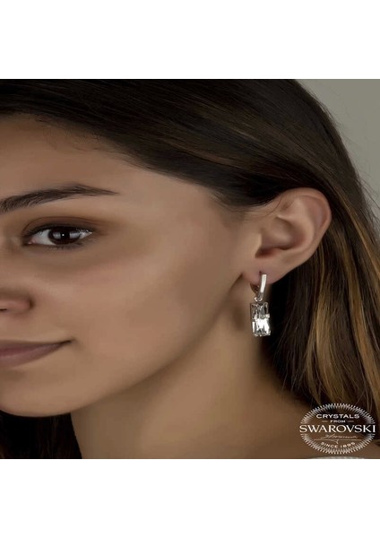 Swarovski Crystal Taşlı Gümüş Beyaz Baget Sallantılı Kadın Küpe fiyatları