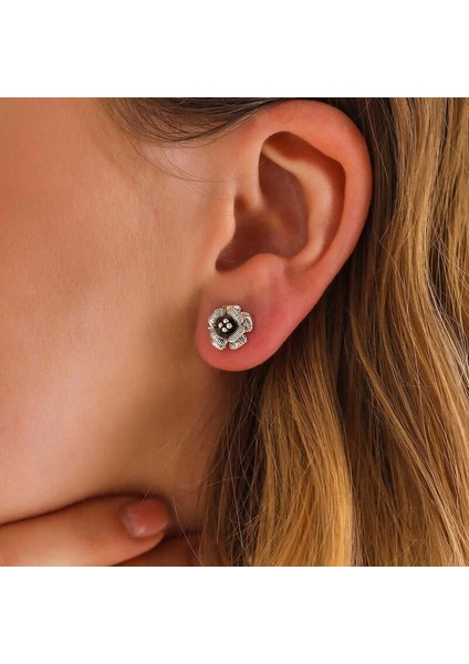 Gümüş Çivili Gül Kadın Küpe fiyatları