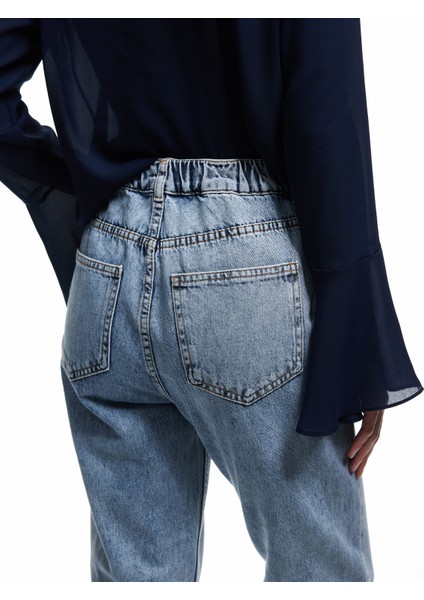 Yüksek Bel Düğmeli Cepli Düz Paça Mom Fit Jean Pantolon - Mom Slim Jean modelleri