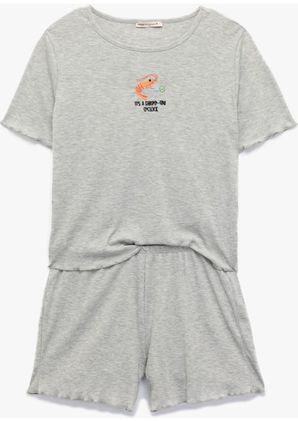 Rahat Kalıp Kısa Kollu Bisiklet Yaka Nakışlı Şortlu Pijama Takımı