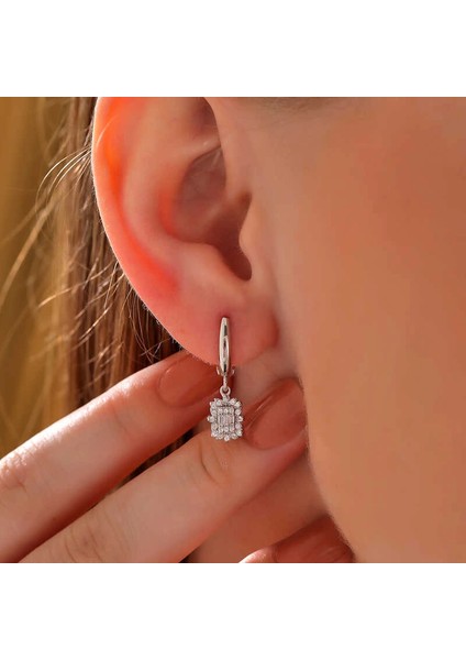 Gümüş Baget Taşlı Kadın Küpe fiyatları