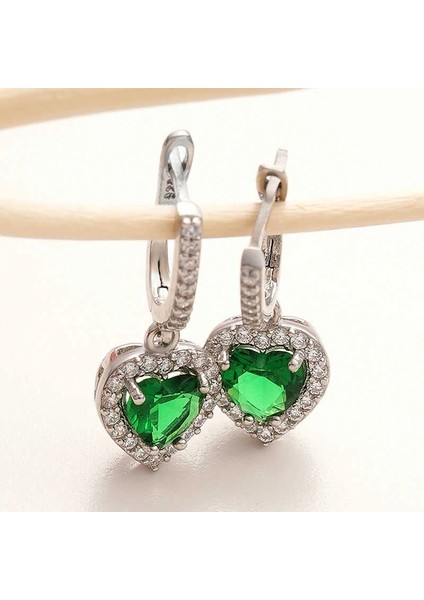 Gümüş Yeşil Taşlı Kalpli Kadın Küpe