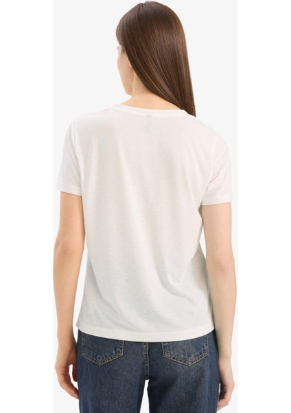 Afra x Defacto Regular Fit V Yaka Basic Düz Kısa Kollu Tişört W9204AZ25SP