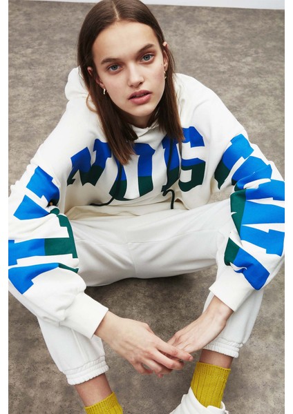 Tına Oversize Beyaz Sweatshirt fırsatları