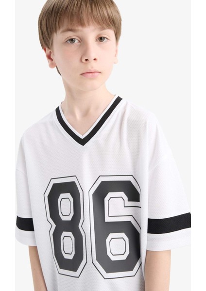 Erkek Çocuk Oversize Geniş Kalıp V Yaka Baskılı Tül Kısa Kollu Tişört F2412A825HS