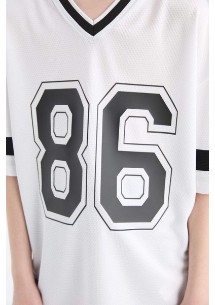 Erkek Çocuk Oversize Geniş Kalıp V Yaka Baskılı Tül Kısa Kollu Tişört F2412A825HS