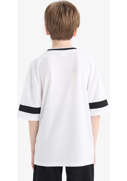 Erkek Çocuk Oversize Geniş Kalıp V Yaka Baskılı Tül Kısa Kollu Tişört F2412A825HS