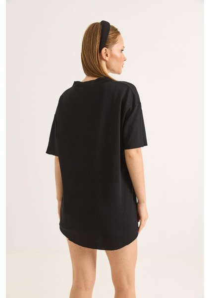 Oversize V Yaka Yırtmaçlı T-Shirt modelleri