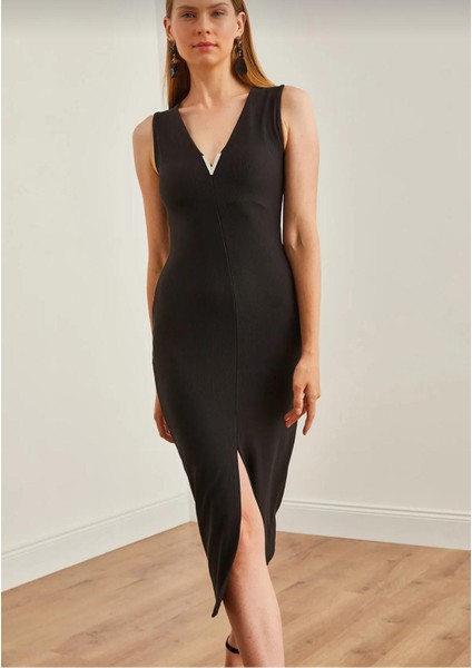 Is Berceste Kadın Siyah V Detaylı Önü Yırtmaçlı Ince Fitilli Ottoman Elbise modelleri