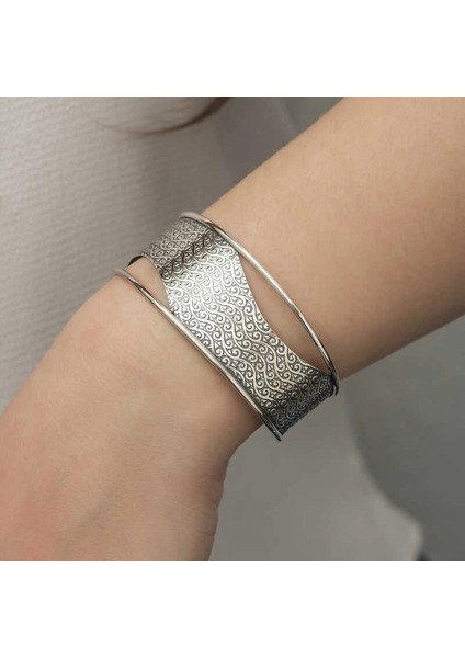 Gümüş Eskitme Desenli Bayan Bilezik modelleri