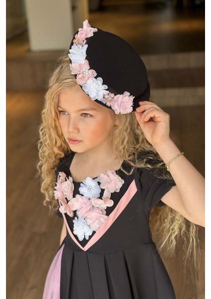 Kız Çocuk Göğsü Çiçek Işlemeli ve Şerit Detaylı Piliseli Siyah Elbise modelleri