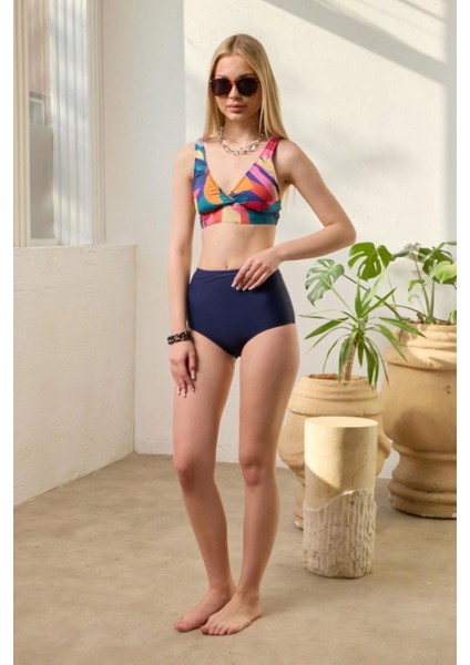 Bikini Takımı Kruvaze Toparlayıcı Lacivert Renk Paletli fırsatları