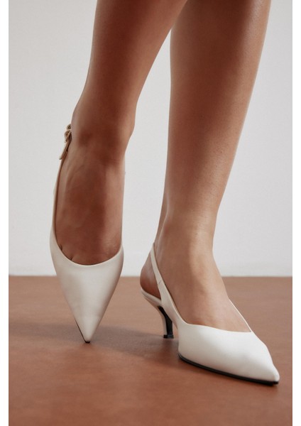 Beyaz Cilt Çift Tokalı Kadın Topuklu Ayakkabı