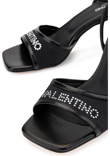 Kadın Deri & Tekstil Siyah Topuklu Ayakkabı 1040 91D2539 Bn Ayk Y25 Black fırsatları