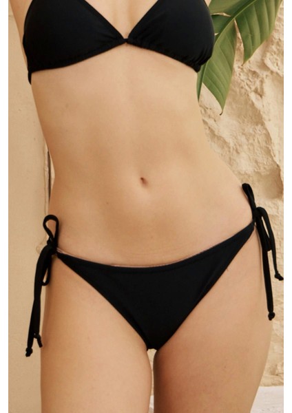 Bikini Altı Üçgen Bağlamalı Siyah
