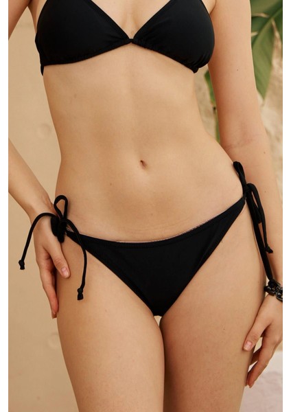 Bikini Altı Üçgen Bağlamalı Siyah modelleri
