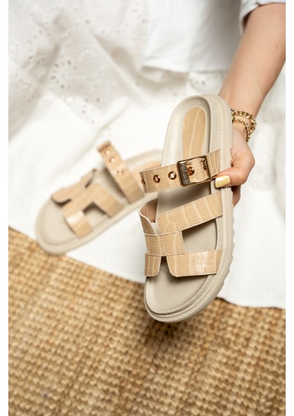 Arella Kadın Kemer Detaylı Kalın Tabanlı Terlik