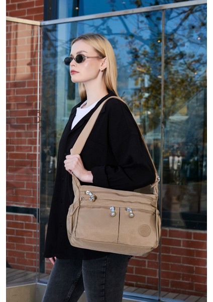 Kadın Suya Dayanıklı Krinkıl Kumaş Çok Gözlü Ayarlanabilir Bej Çapraz Askılı Omuz Çantası fiyatları