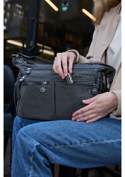 Kadın Suya Dayanıklı Krinkıl Kumaş Çok Gözlü Ayarlanabilir Koyu Gri Çapraz Askılı Omuz Çantası fırsatları