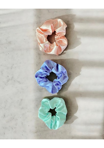 Özel Kutuda Dream Pastels – Saten Scrunchie 3’lü Set fırsatları