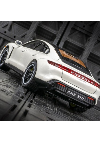 1:32 Porsche Taycan Alaşım Metal Döküm Model Simülasyon Ses ve Işık Oyuncak Araba Merkezi Kontrol Süsleme Trendy Dekorasyon Hediye (Yurt Dışından) modelleri