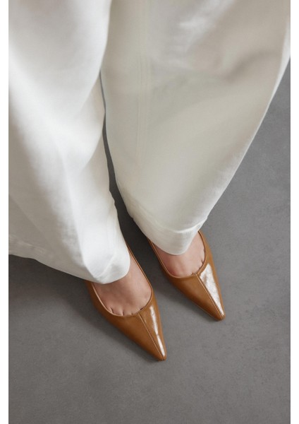 Taba Cilt Sivri Burun Kadın Topuklu Ayakkabı