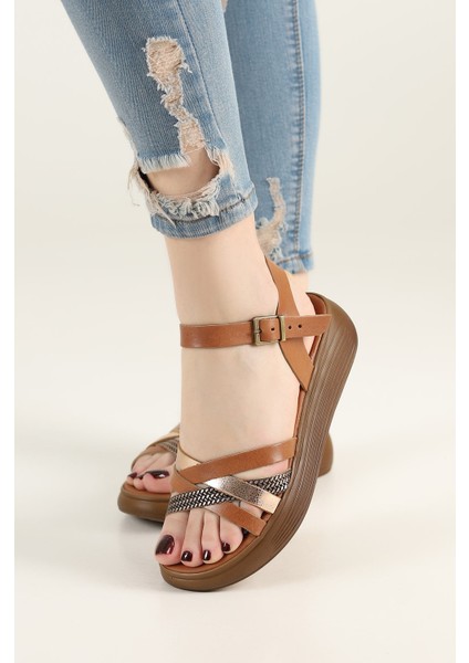 (Kırcalı) Poli Hafif Taban Deri Tokalı Kadın Sandalet Taba