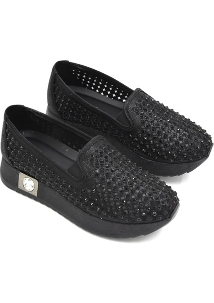 Taş Detaylı Poli Hafif Taban Günlük Kadın Ayakkabı Siyah modelleri