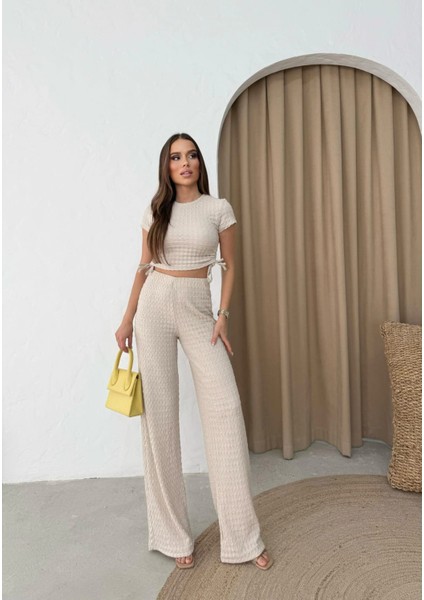 Yanları Büzgü Detaylı Bluz ve Pantolonlu Gofre Kumaş Takım