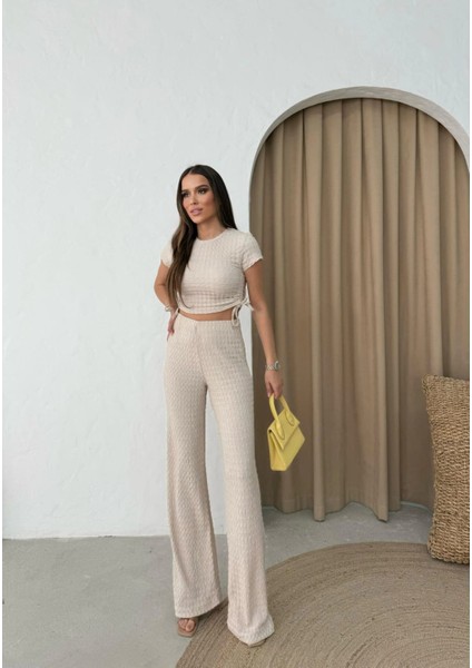 Yanları Büzgü Detaylı Bluz ve Pantolonlu Gofre Kumaş Takım